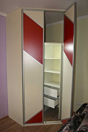 Раздвижные двери шкафа купе